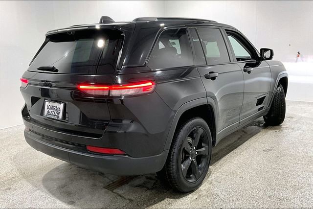 Used 2023 Jeep Grand Cherokee Limited w/ Luxury Tech Group II image 5