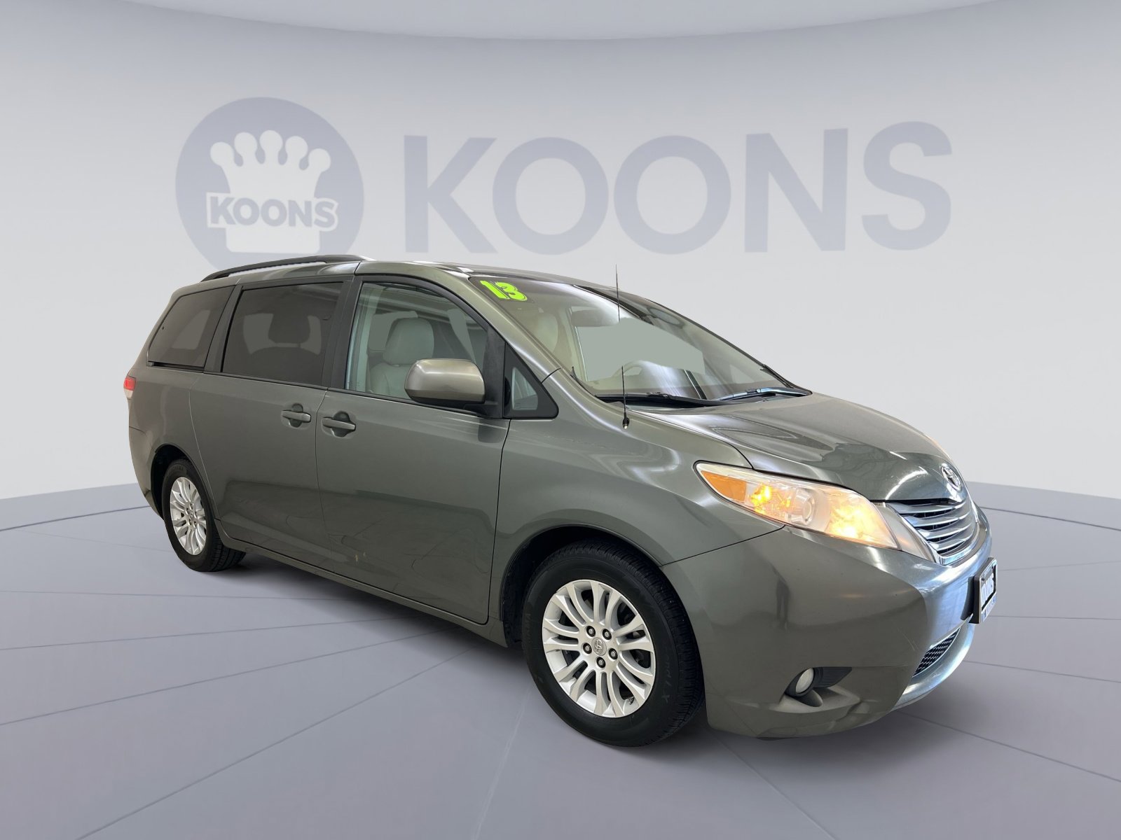 Used 2013 Toyota Sienna XLE FWD image 10