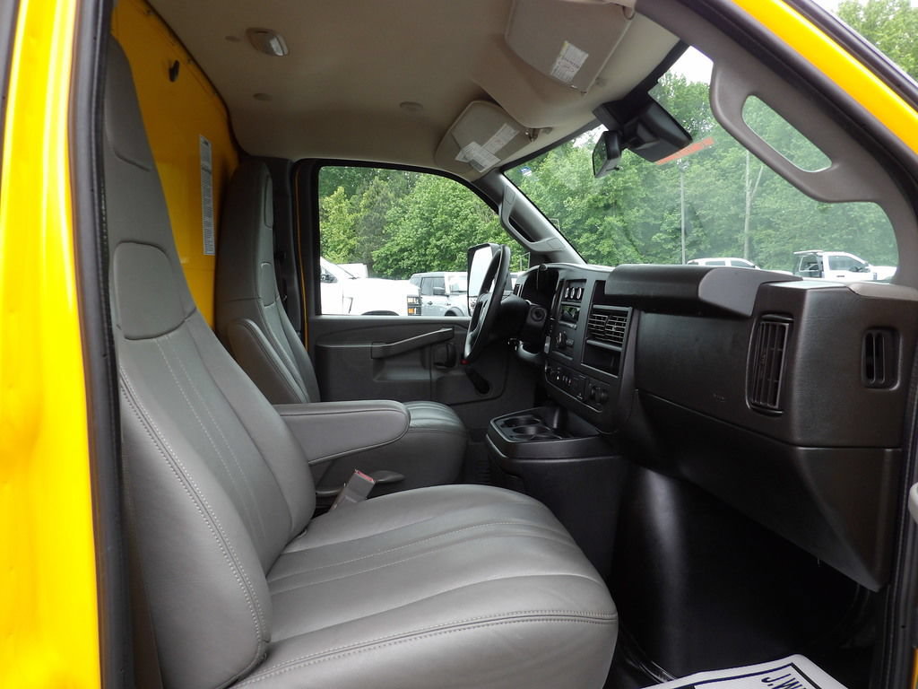 Used 2019 GMC Savana 3500 Extended w/ Driver Convenience Package RWD image 25