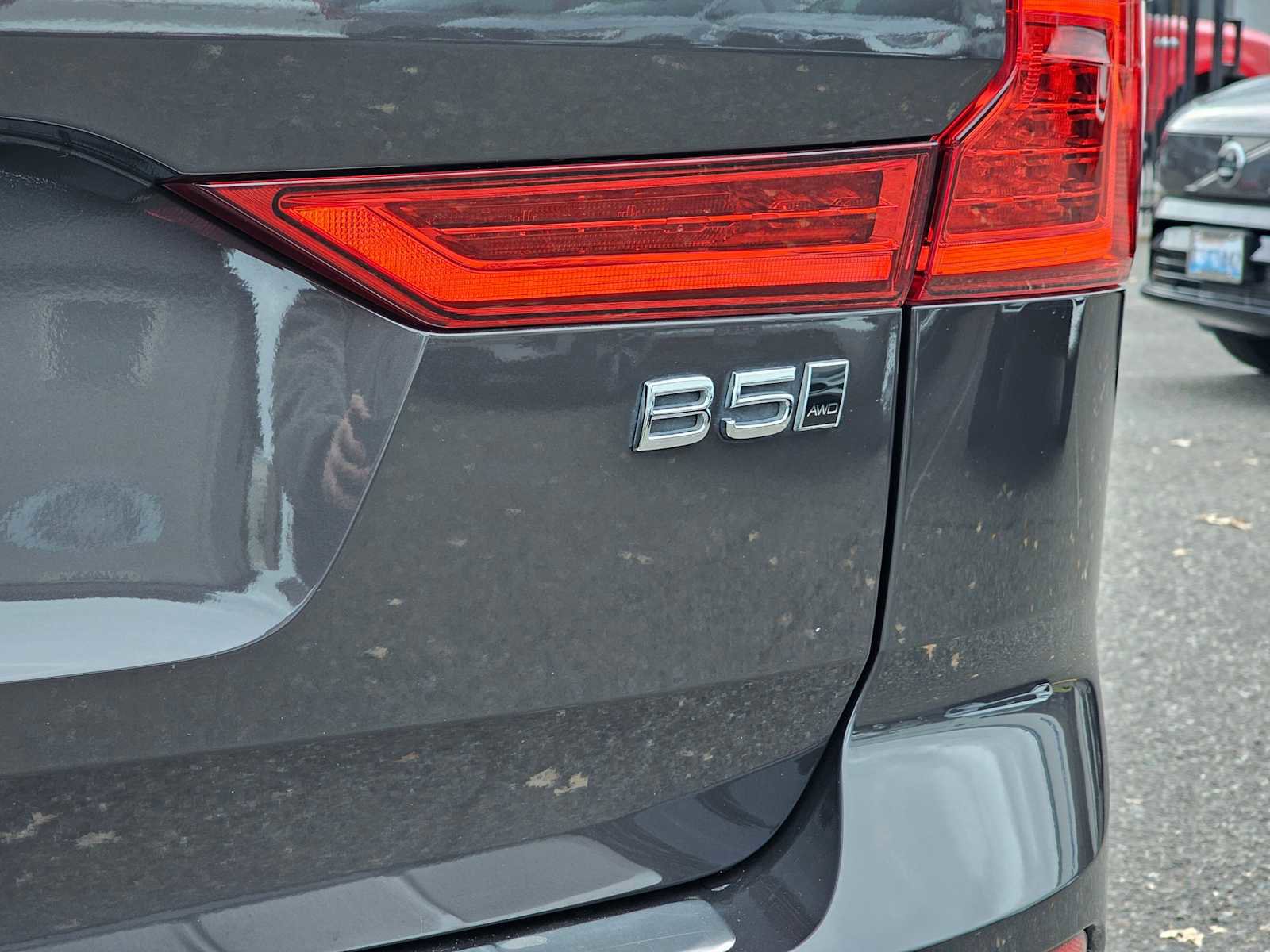 Certified 2023 Volvo XC60 B5 Plus w/ Climate Package image 17