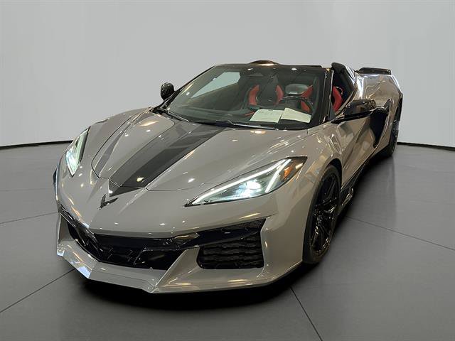 Used 2024 Chevrolet Corvette Z06 RWD image 2