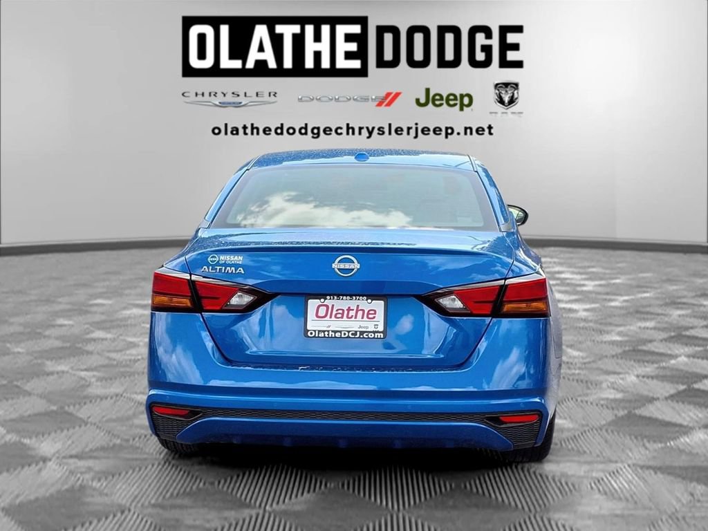 Used 2025 Nissan Altima 2.5 SV FWD image 27