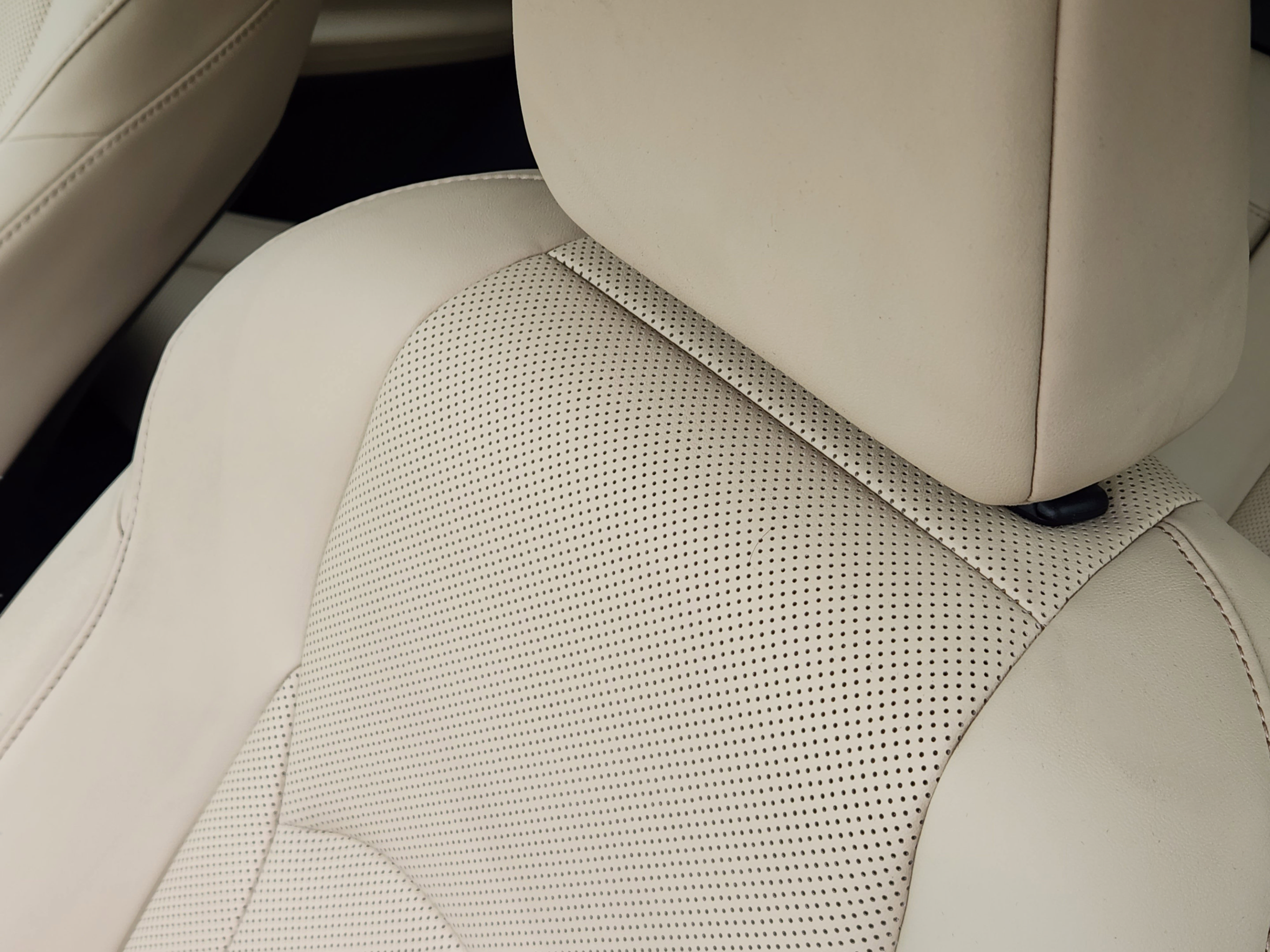 Certified 2021 Lexus RX 450h AWD w/ Premium Package image 27