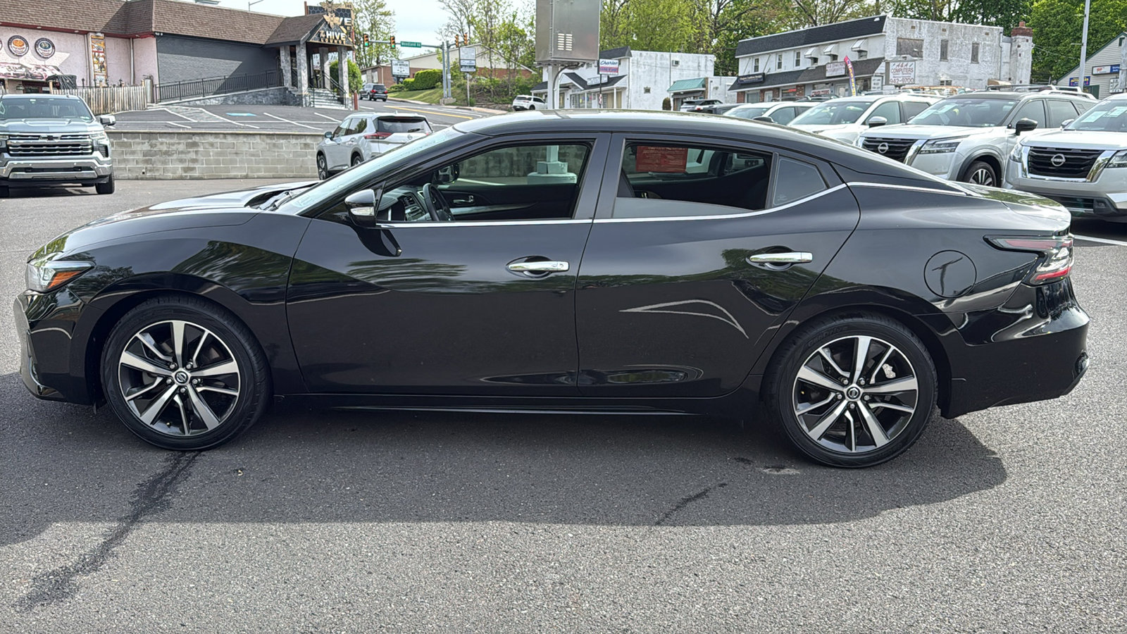 Used 2019 Nissan Maxima 3.5 SV w/ Floor Mat Group FWD image 4