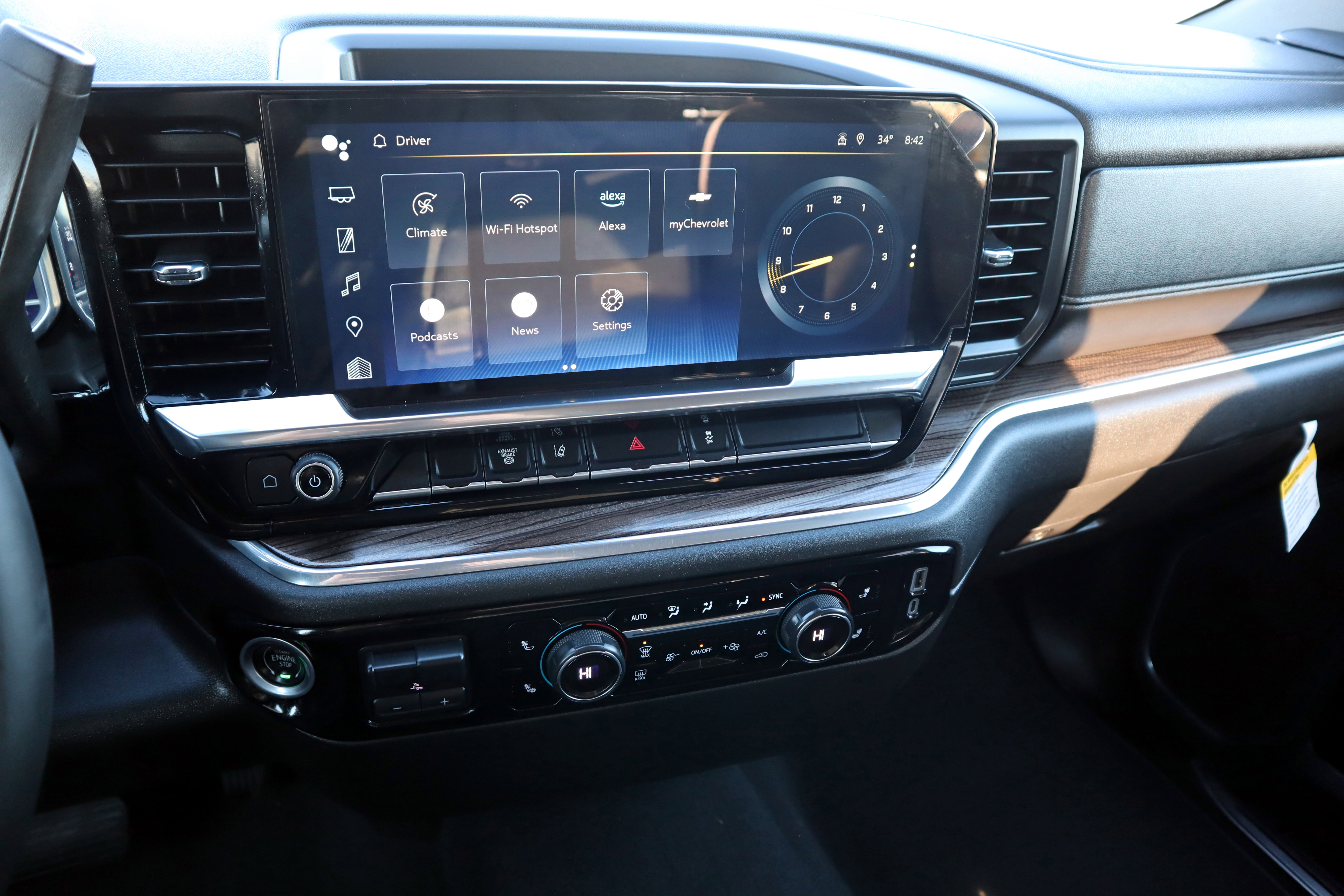 Used 2024 Chevrolet Silverado 3500 LT w/ Convenience Package image 22