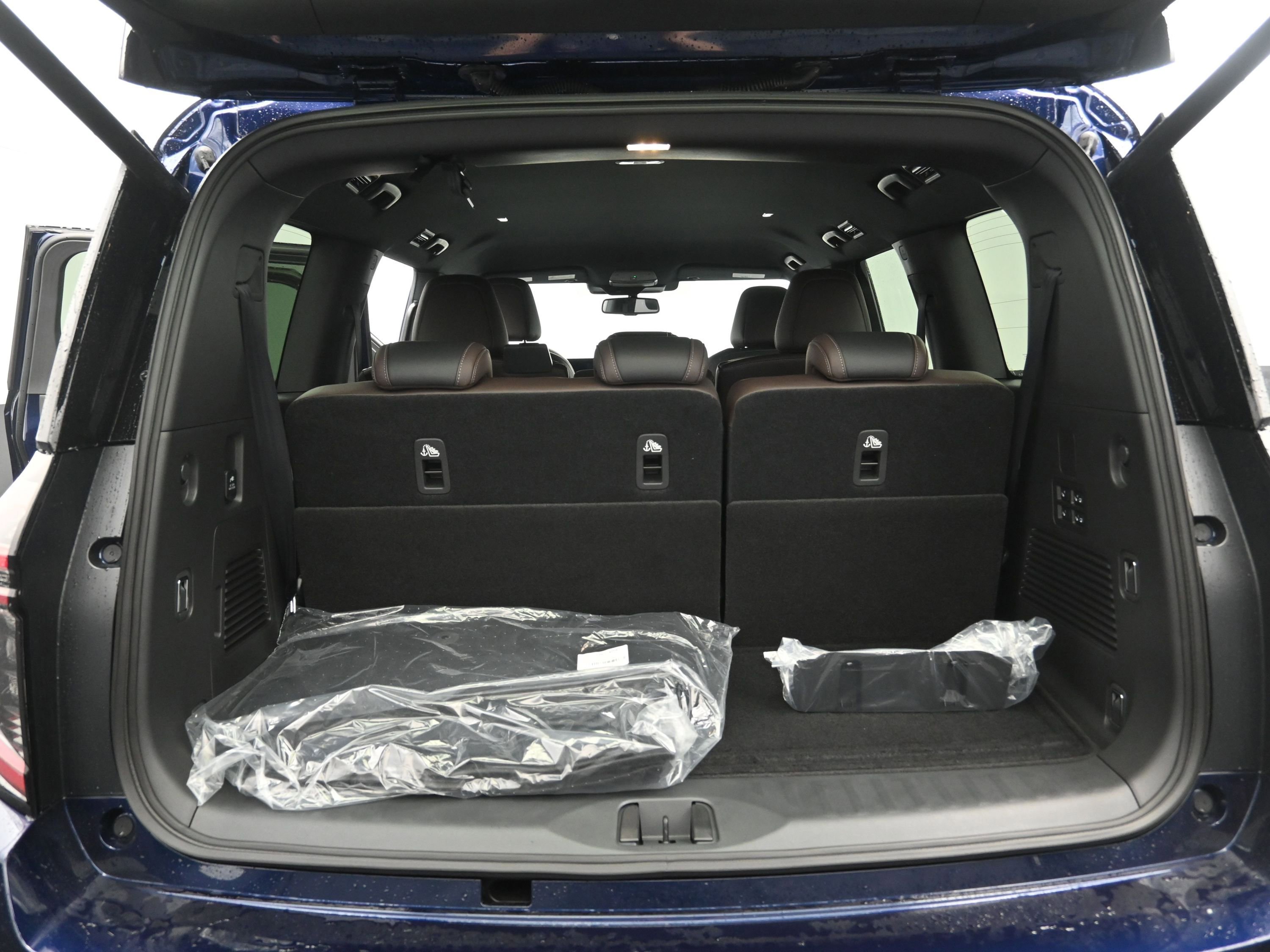 New 2025 Nissan Armada SL image 21