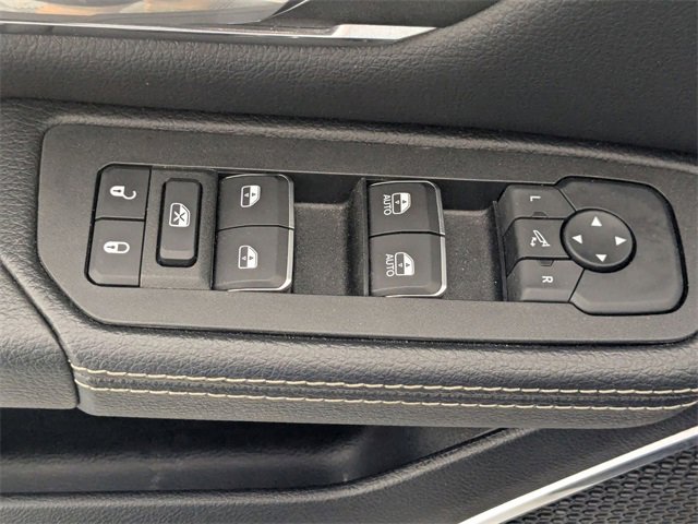 Used 2025 RAM 1500 Laramie image 12