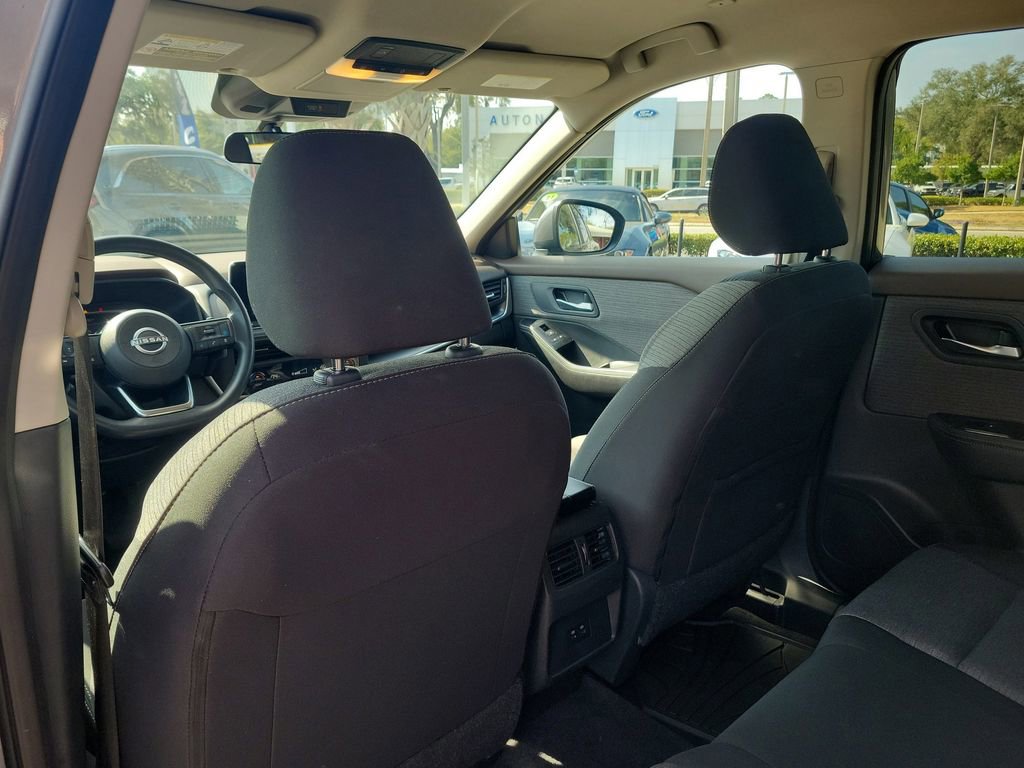 Used 2023 Nissan Rogue SV image 9