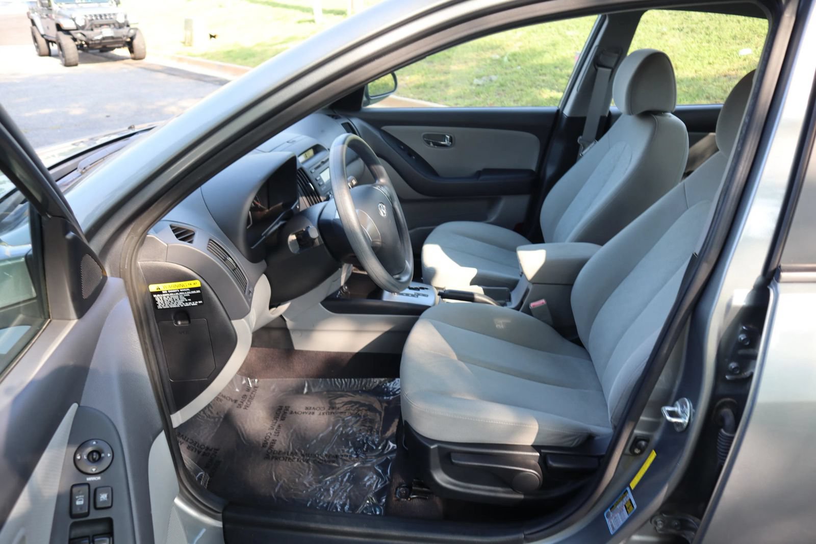 Used 2010 Hyundai Elantra GLS FWD image 8