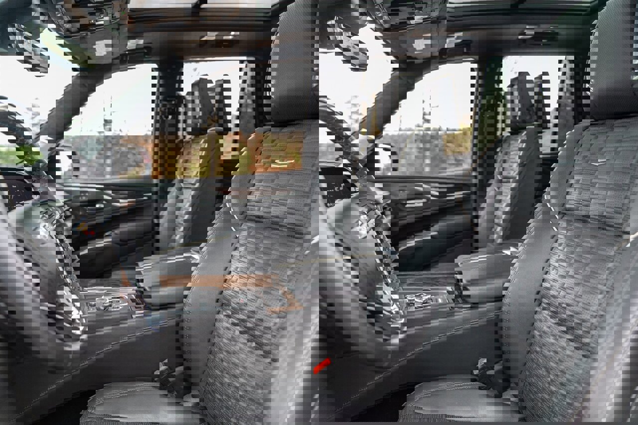 Used 2023 Cadillac Escalade Premium Luxury Platinum image 36