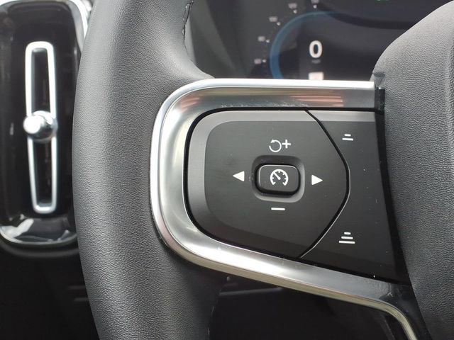 Used 2023 Volvo XC40 B5 Plus w/ Driver Assist Package image 17