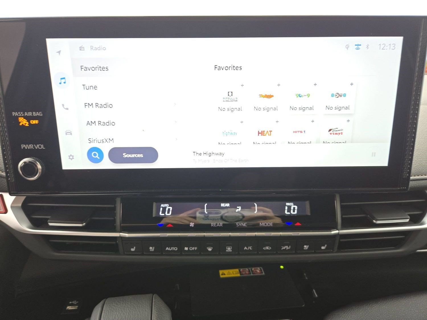 Certified 2025 Toyota Sienna Limited FWD image 20