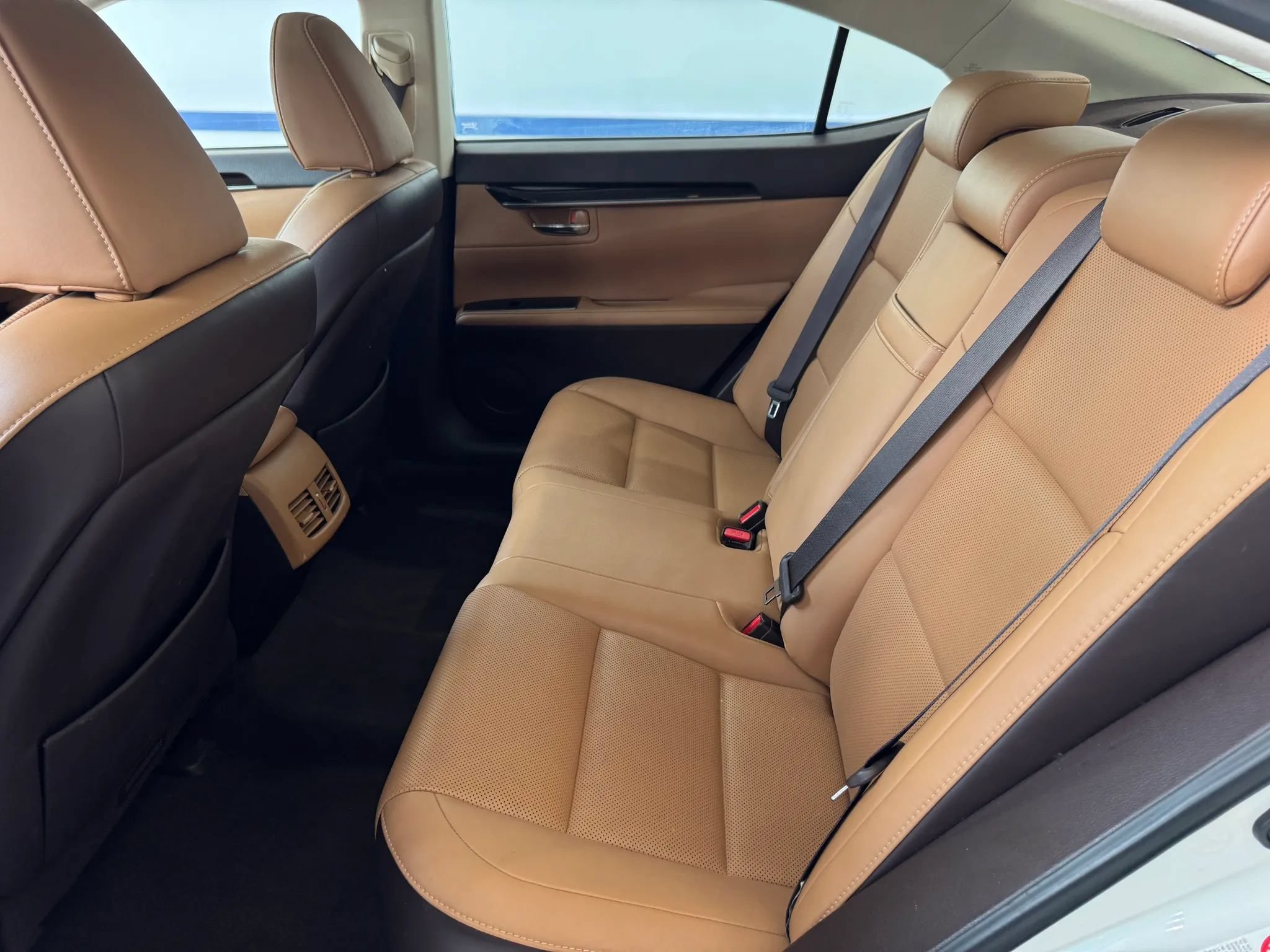 Used 2018 Lexus ES 350 w/ Premier Package FWD image 25