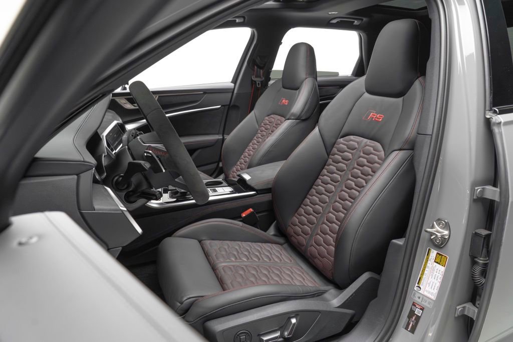 Used 2025 Audi RS 6 performance image 3
