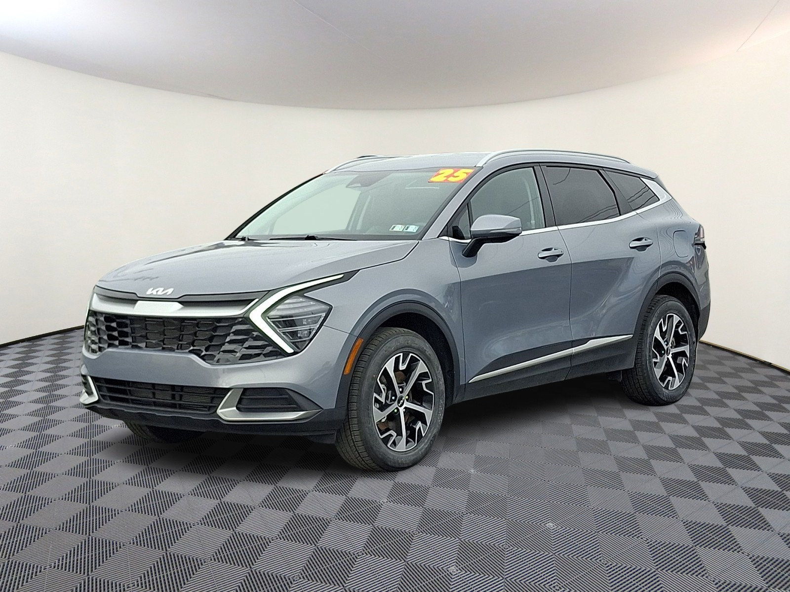 Used 2025 Kia Sportage EX AWD/4WD image 3
