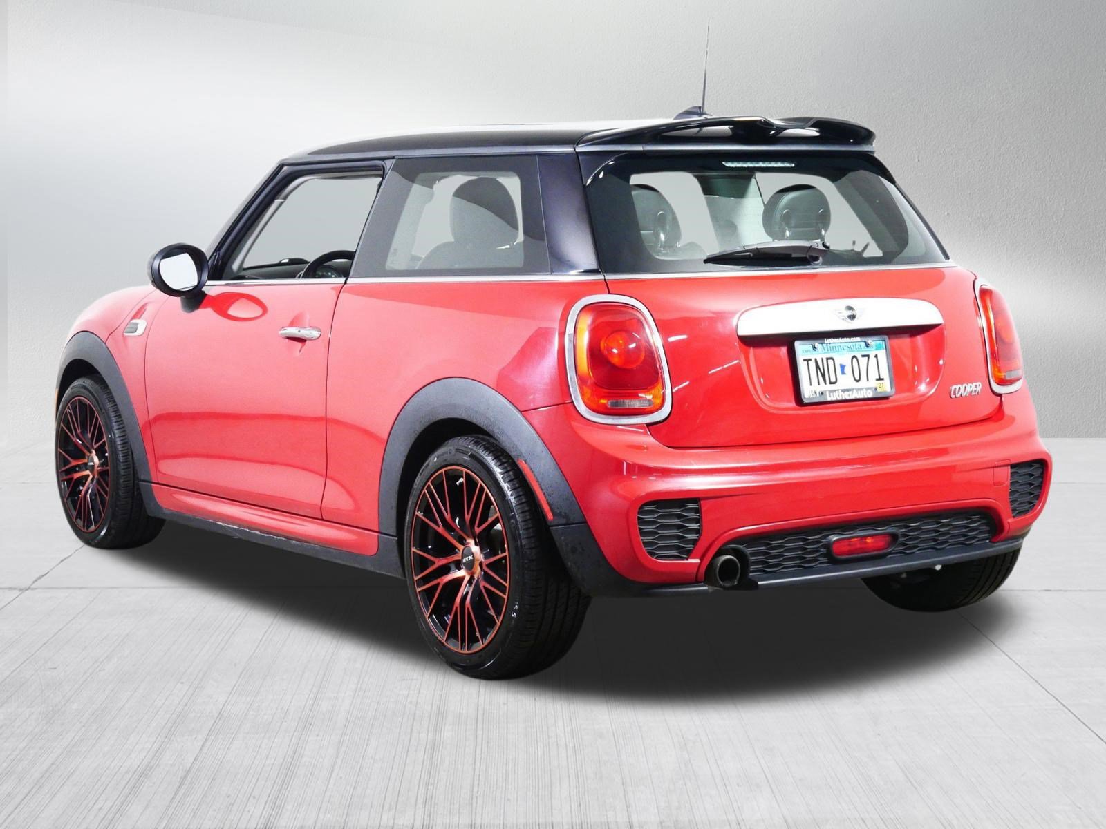 Used 2015 MINI Cooper 2-Door Hardtop image 5