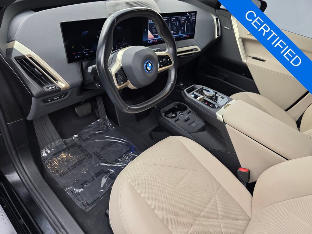 Used 2024 BMW iX xDrive50 w/ Sport Package AWD/4WD image 10