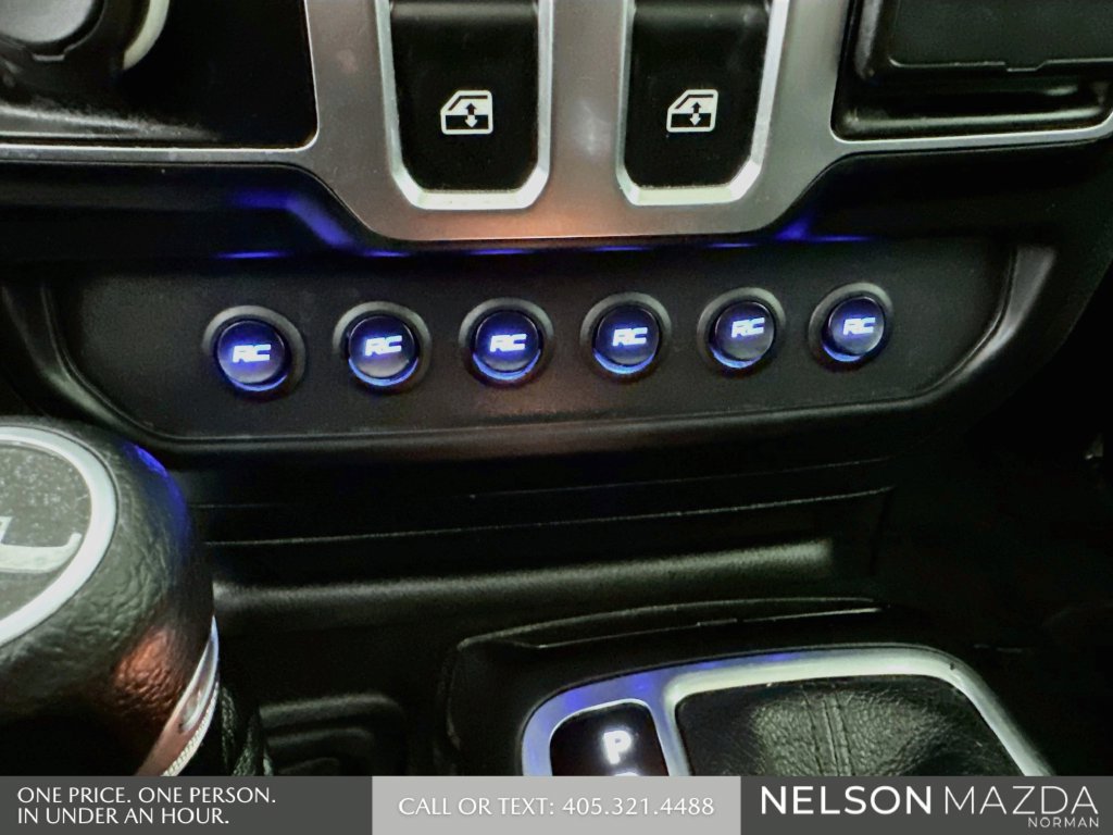 Used 2020 Jeep Wrangler Sport AWD/4WD image 32