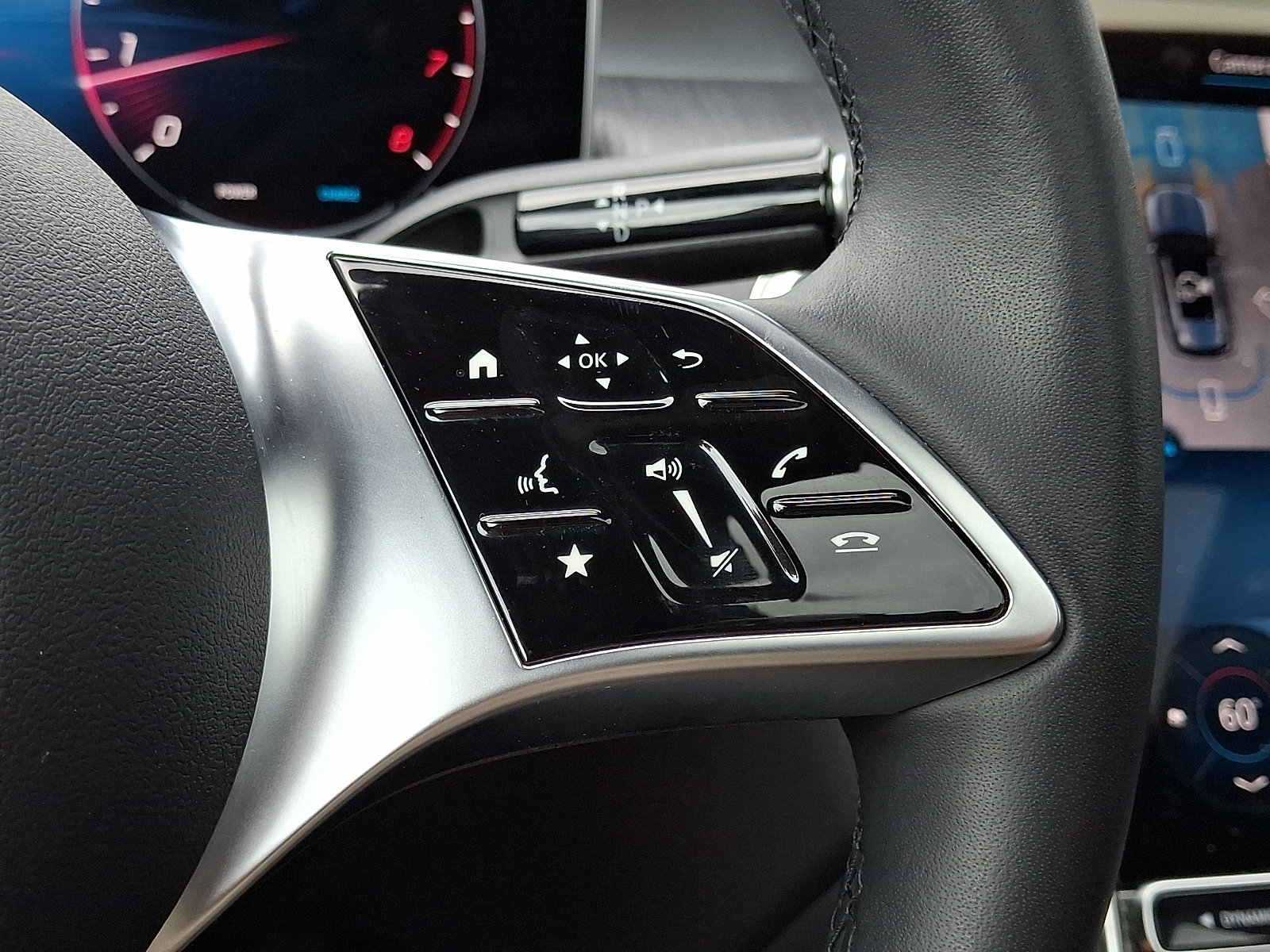 Certified 2025 Mercedes-Benz GLC 300 4MATIC image 21