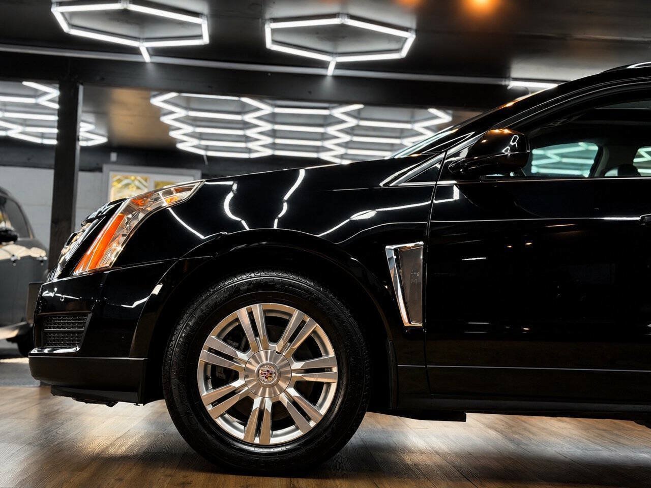 Used 2015 Cadillac SRX Luxury AWD/4WD image 5