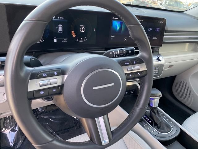 Used 2025 Hyundai Kona SEL image 12