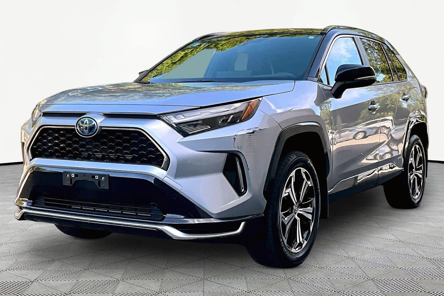 Used 2023 Toyota RAV4 XSE w/ Weather Package AWD/4WD image 2