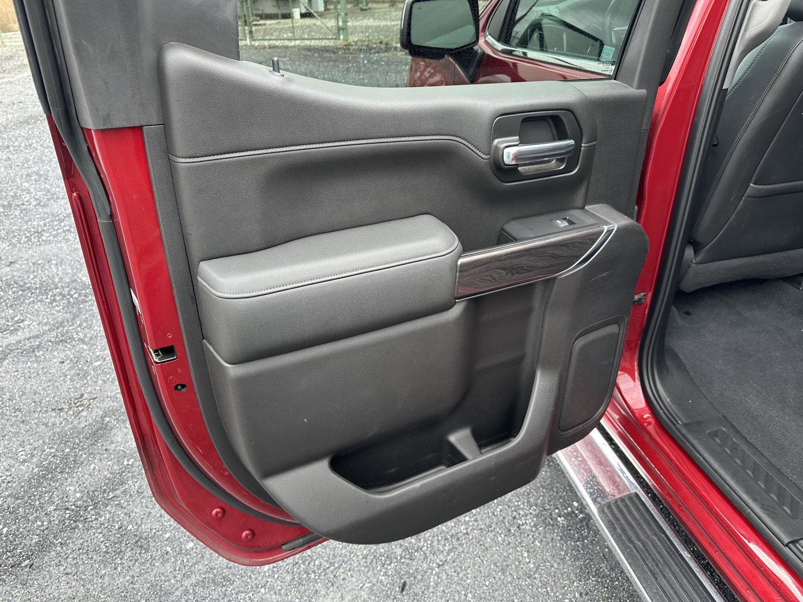 Used 2019 Chevrolet Silverado 1500 LTZ image 28