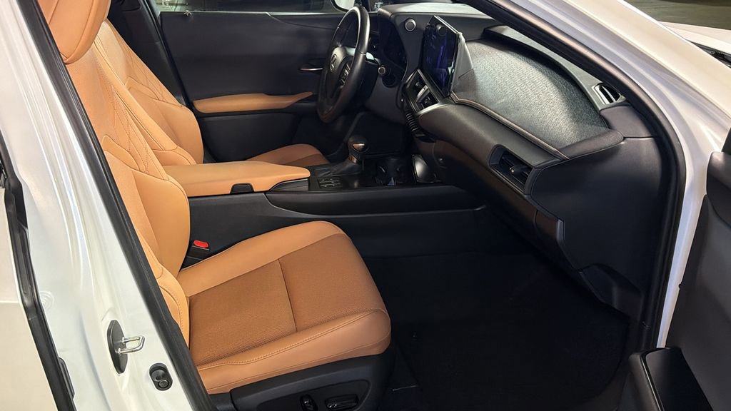 Used 2023 Lexus UX 250h AWD w/ Accessory Package (Z1) image 10