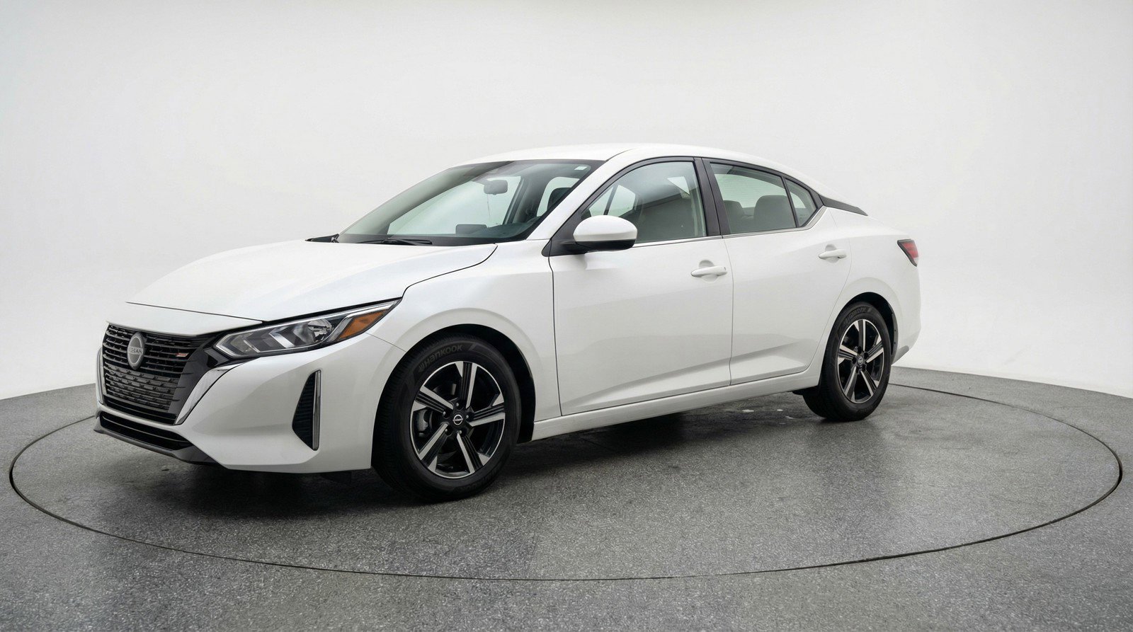 Used 2025 Nissan Sentra SV image 3