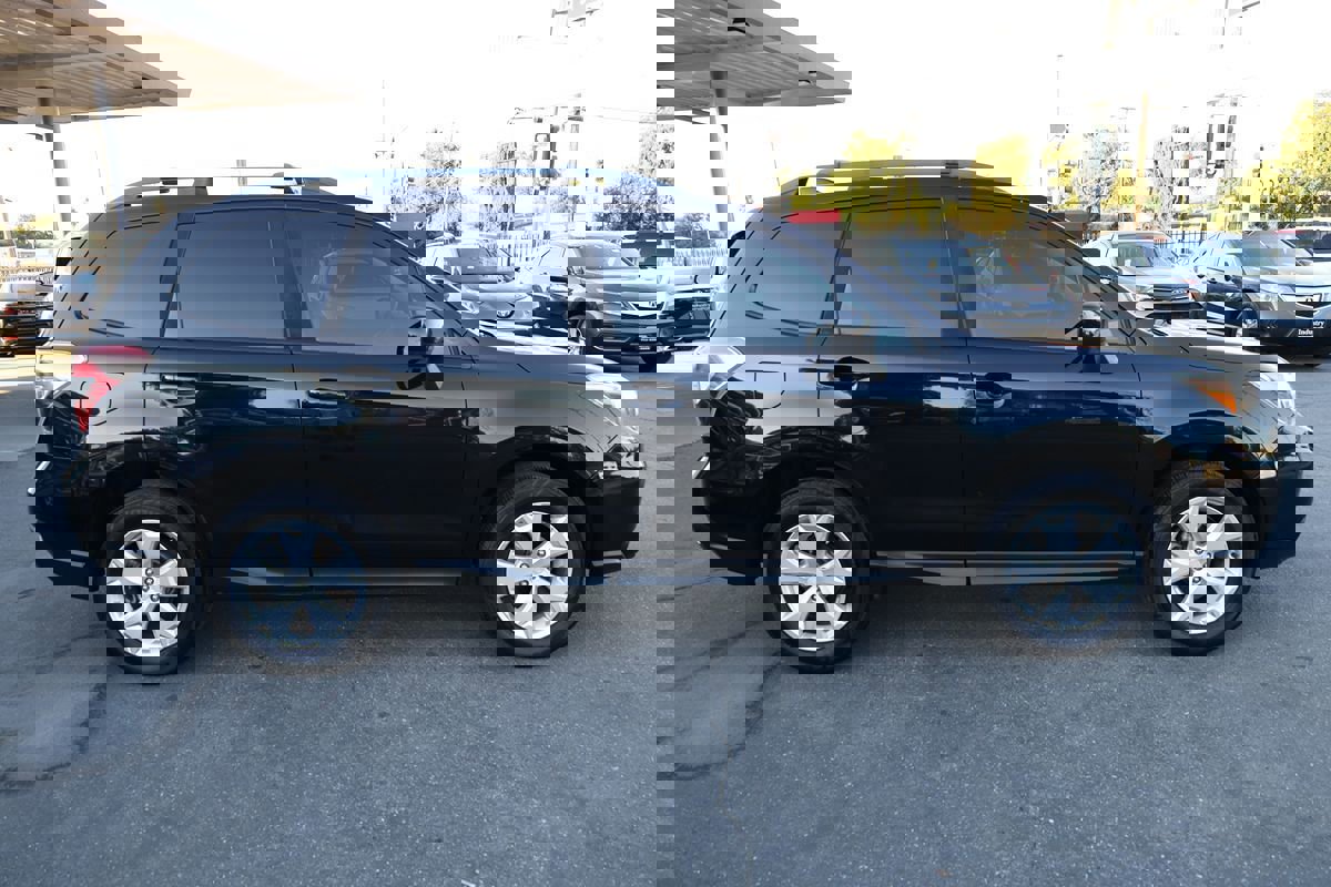 Used 2016 Subaru Forester 2.5i Premium w/ All-Weather Package image 8