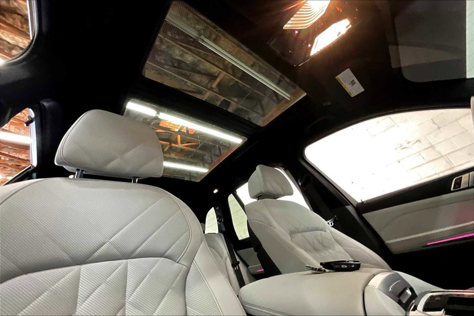 Used 2025 BMW X5 M60i w/ Executive Package image 25