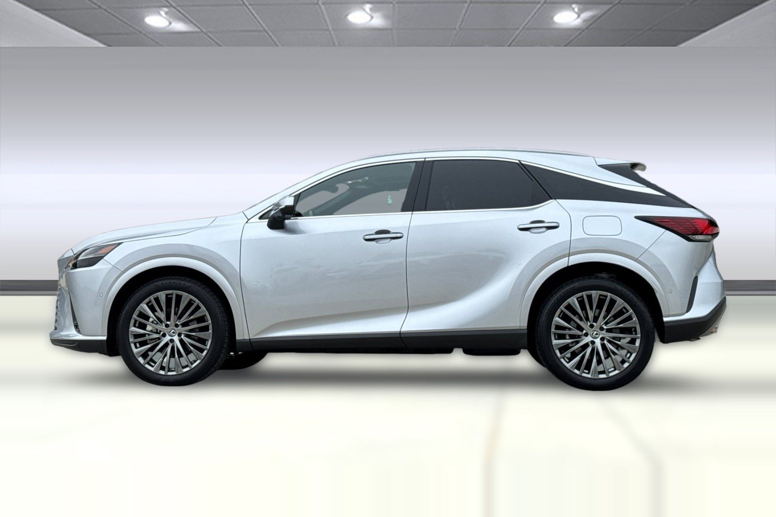 Certified 2024 Lexus RX 450h AWD w/ Convenience Package image 2