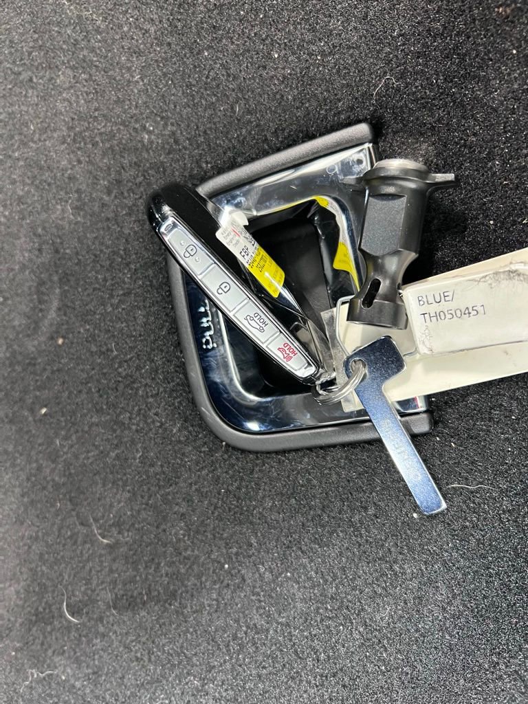 Used 2025 Genesis G90 3.5T image 32