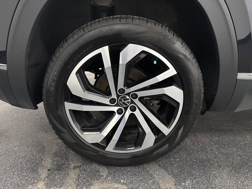 Used 2022 Volkswagen Atlas Cross Sport SEL image 13