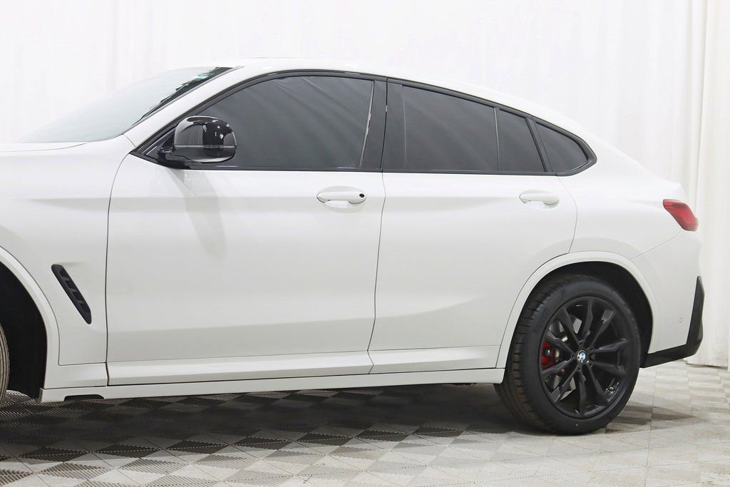 Used 2024 BMW X4 M40i w/ Premium Package image 3