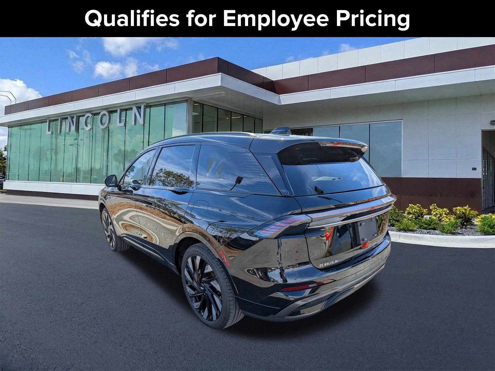New 2026 Lincoln Nautilus Reserve w/ Jet Appearance Package AWD/4WD image 6