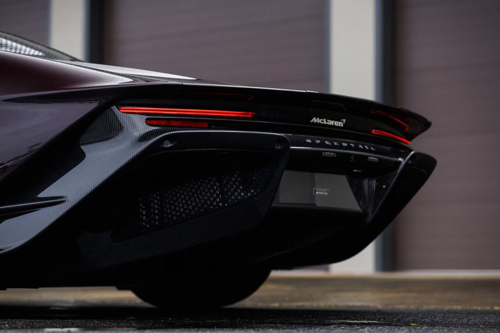 Used 2020 McLaren Speedtail RWD image 45