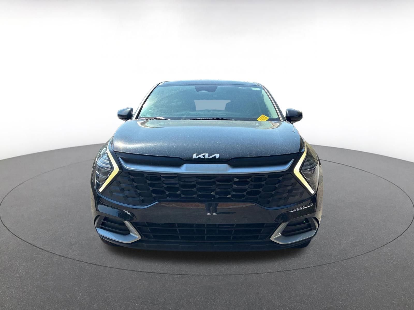 Used 2025 Kia Sportage LX image 2