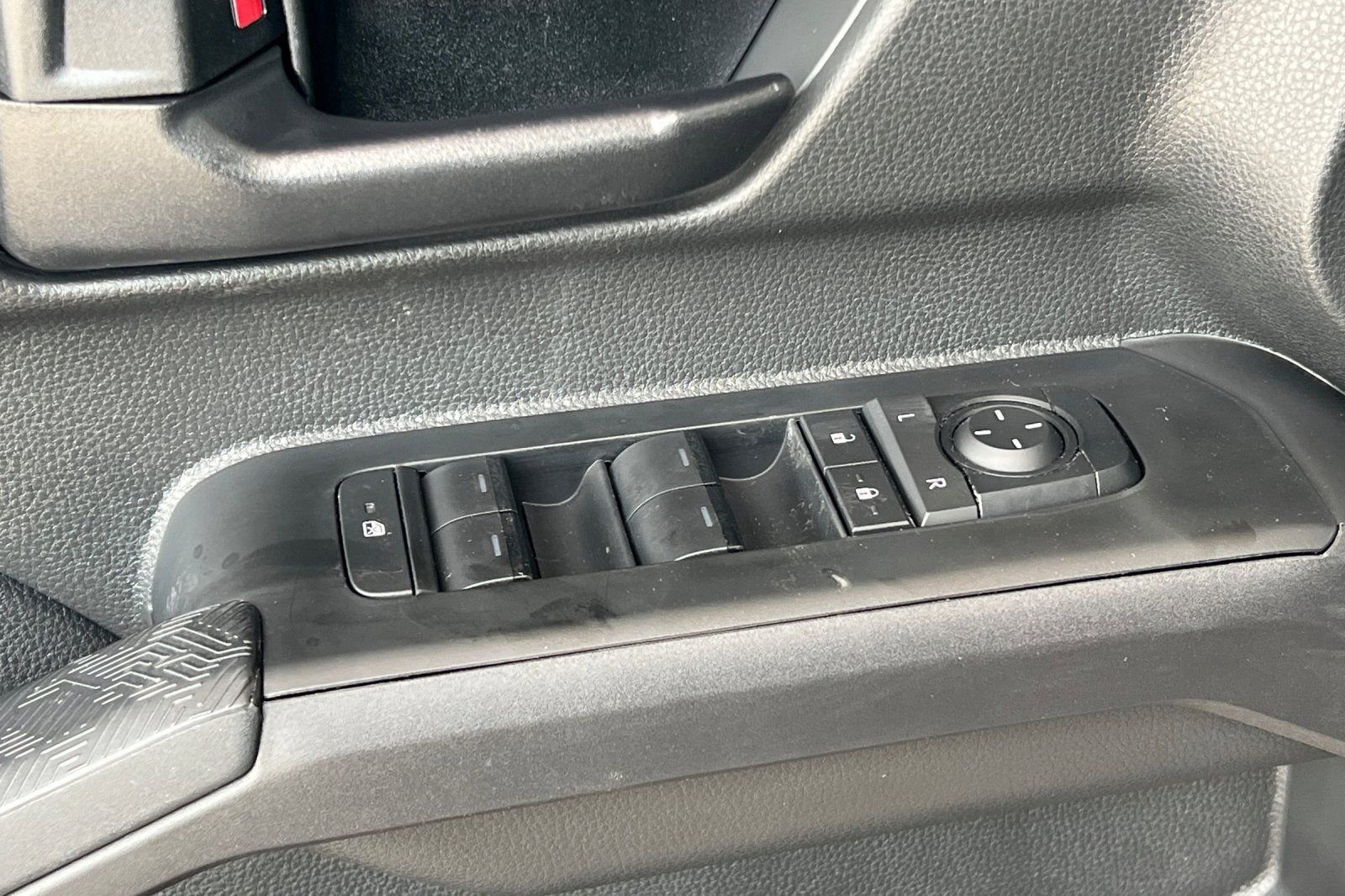 Certified 2025 Toyota Tacoma SR5 image 14