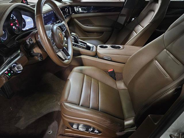 Used 2020 Porsche Panamera RWD image 17