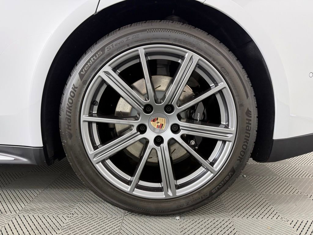 Certified 2026 Porsche Panamera 4S image 12