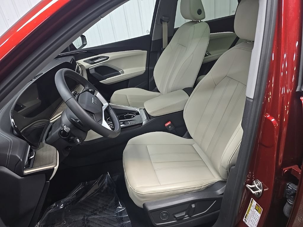 Used 2025 Audi Q5 Premium AWD/4WD image 31