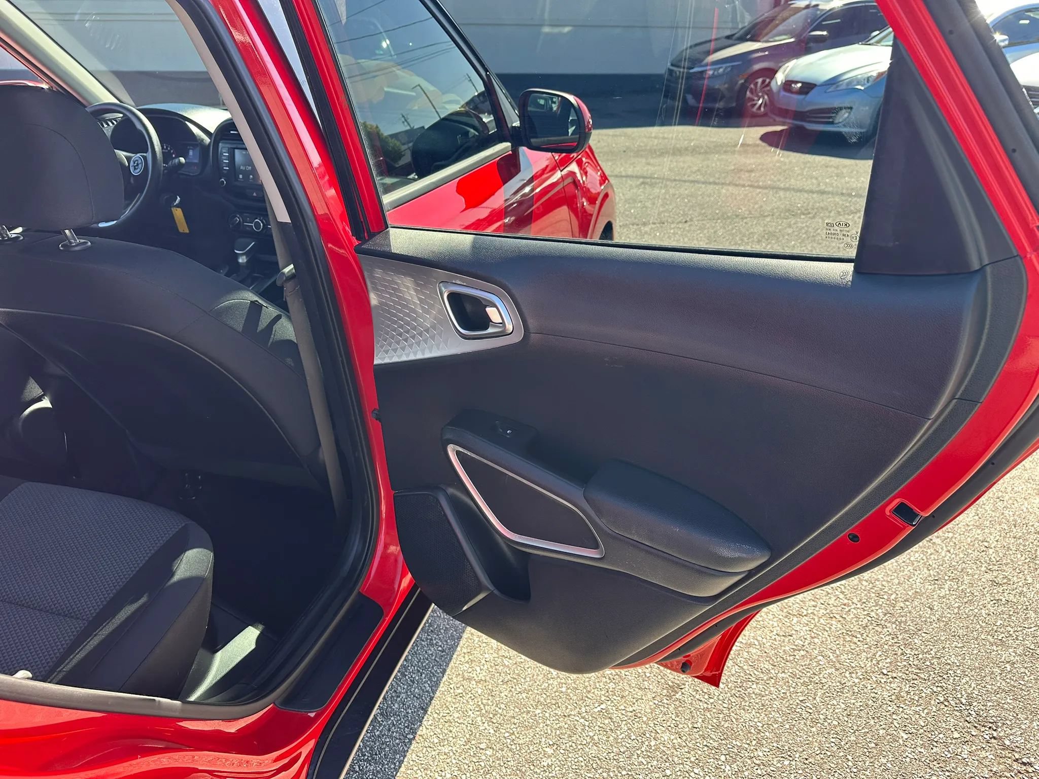 Used 2020 Kia Soul LX FWD image 13