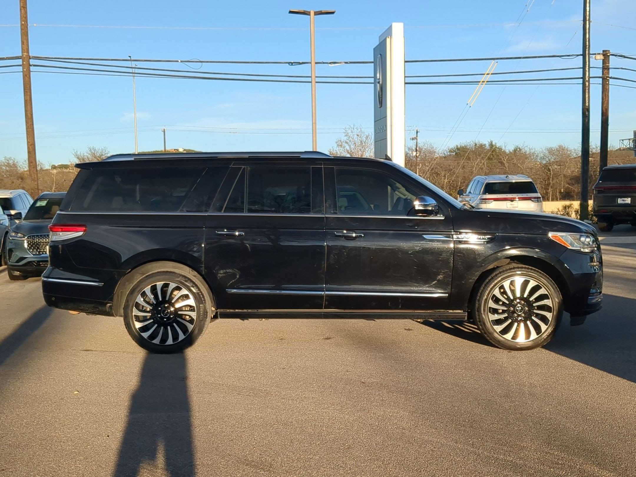 Used 2022 Lincoln Navigator L Black Label image 2
