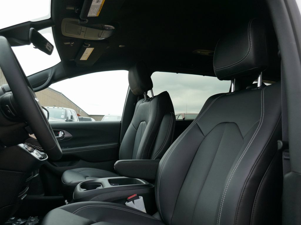 New 2026 Chrysler Voyager LX FWD image 13