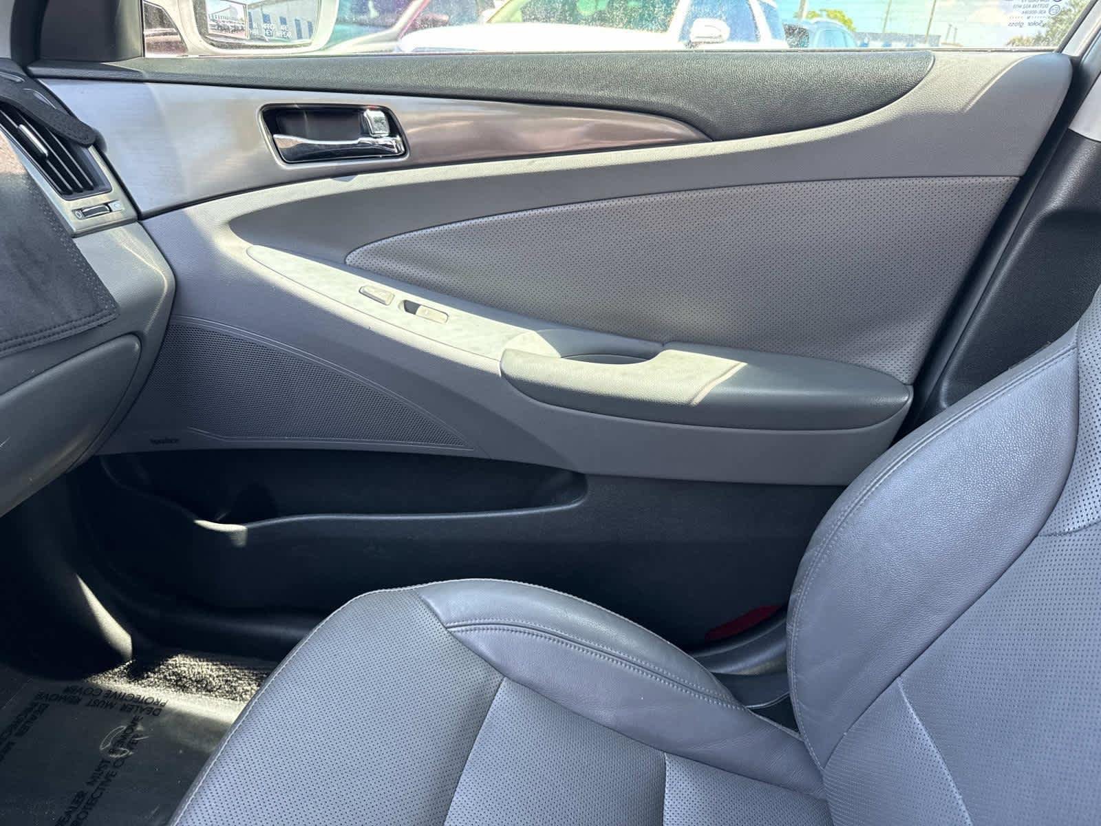 Used 2014 Hyundai Sonata Limited w/ Panoramic Sunroof Package 02 FWD image 22
