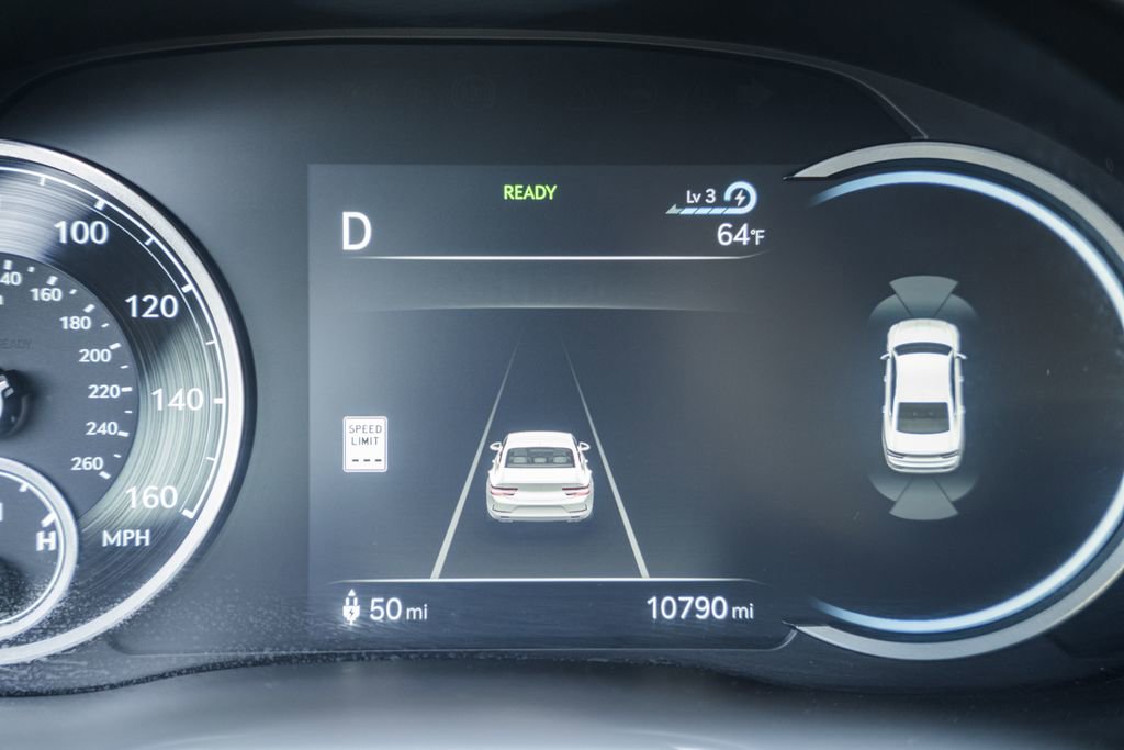 Used 2024 Genesis G80 image 38