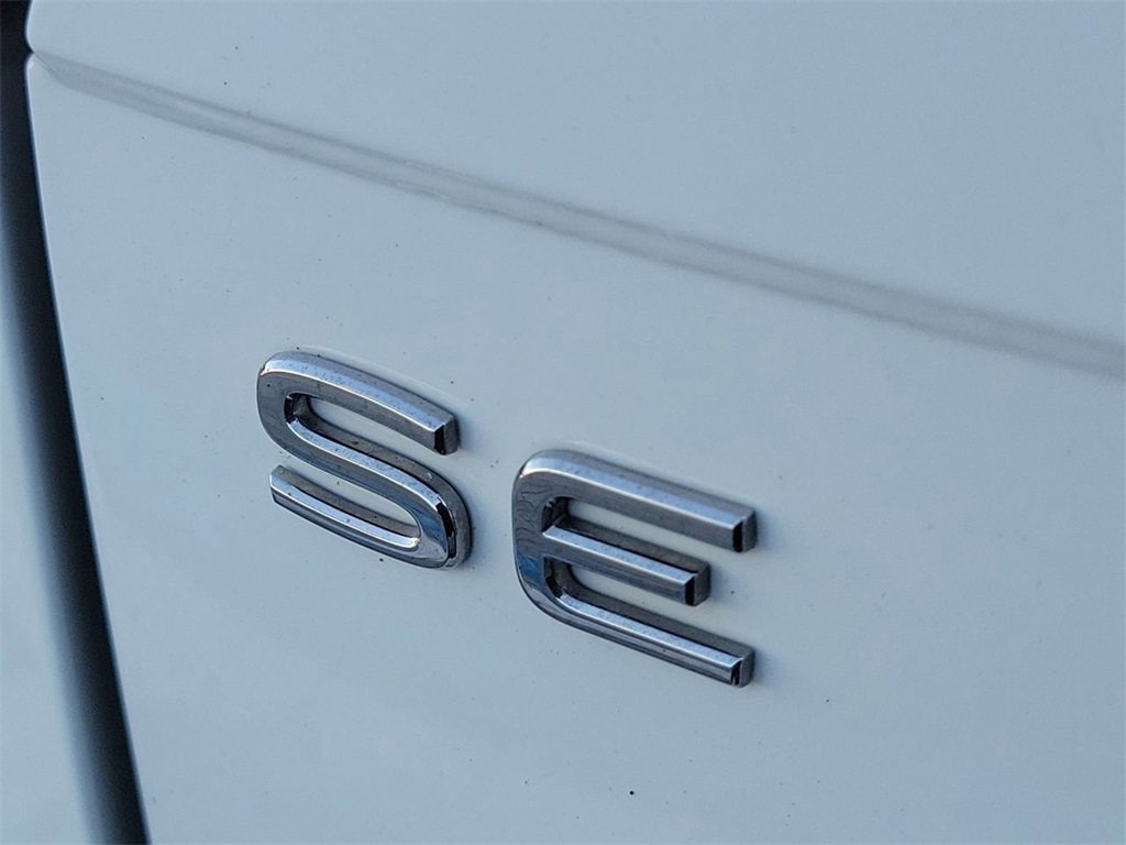 Used 2022 Volkswagen Tiguan SE image 10