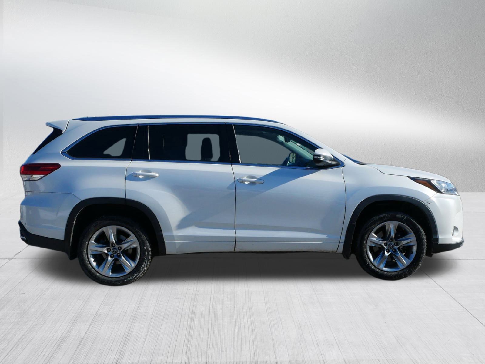Used 2019 Toyota Highlander Limited AWD/4WD image 8