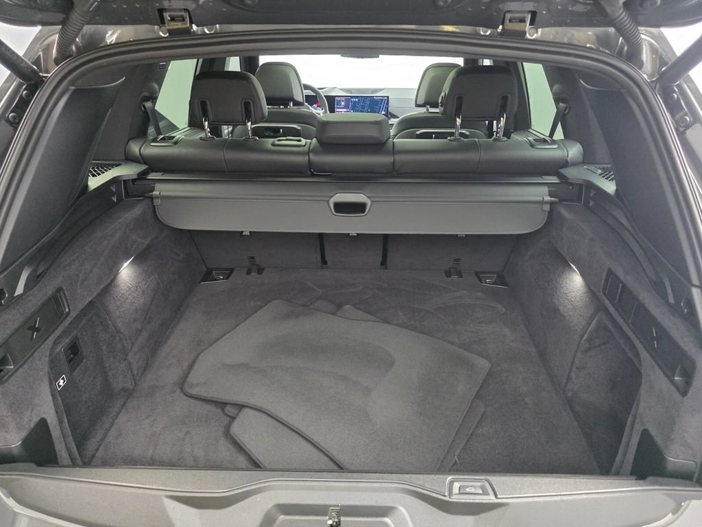 Certified 2025 BMW X5 sDrive40i w/ Executive Package RWD image 16